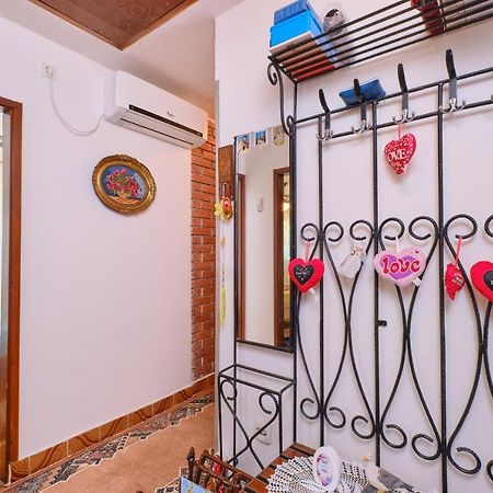 Apartman Ana Малий Лошинь Екстер'єр фото