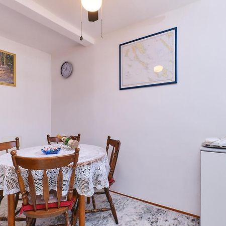 Apartman Ana Малий Лошинь Екстер'єр фото